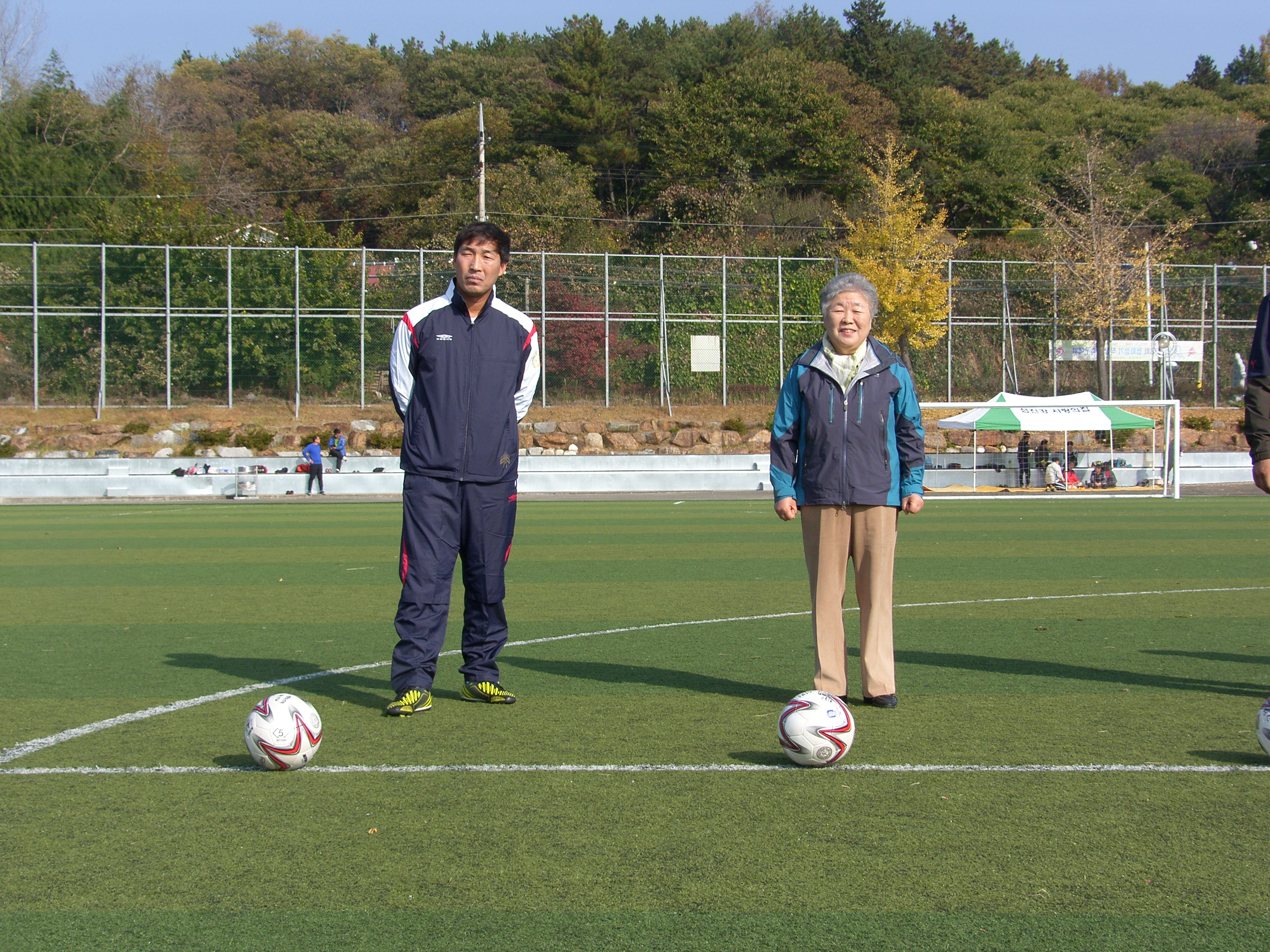 '13년 협회장기 직장별 축구대회 인조구장(손영길,서임수의원 시구식) 1