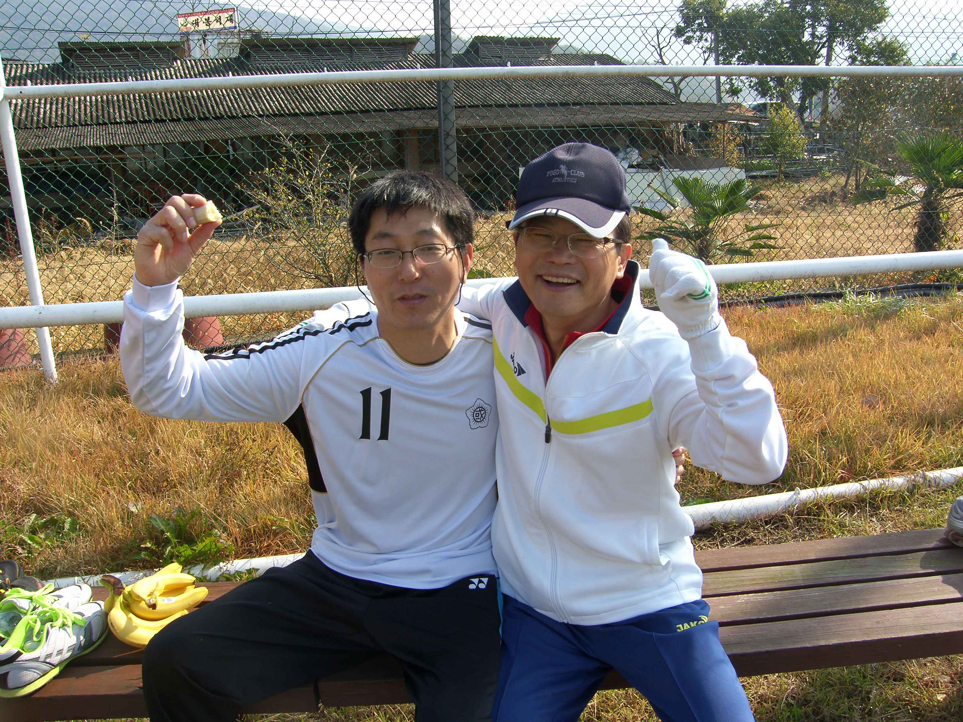 '13년 협회장기 직장별 축구대회 인조구장 화이팅(손형식, 공경석전문위원) 1