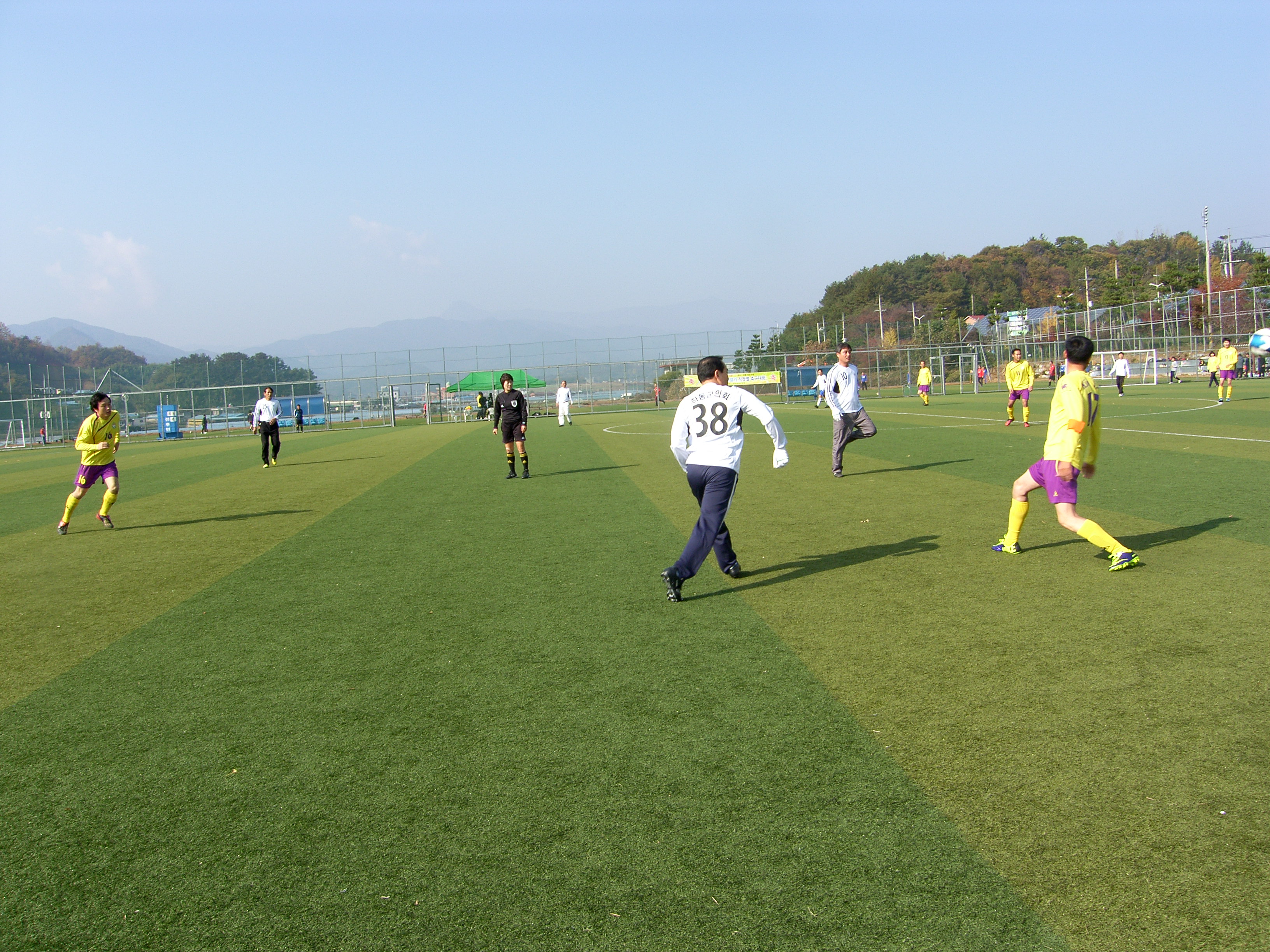 '13년 협회장기 직장별 축구대회 인조구장 녹차연구소와 1차전 경기장면 1