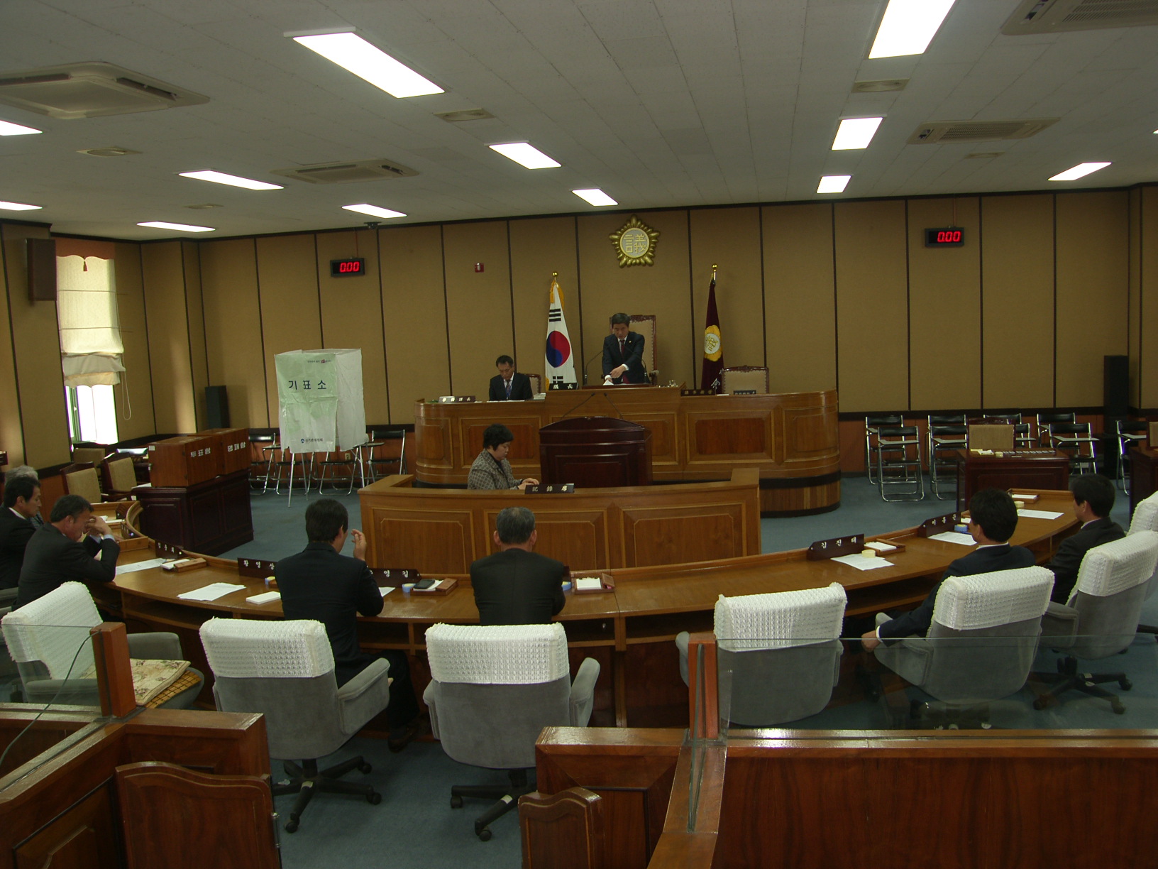 제220회 임시회 제5차본회의(부의장선거)장면 1