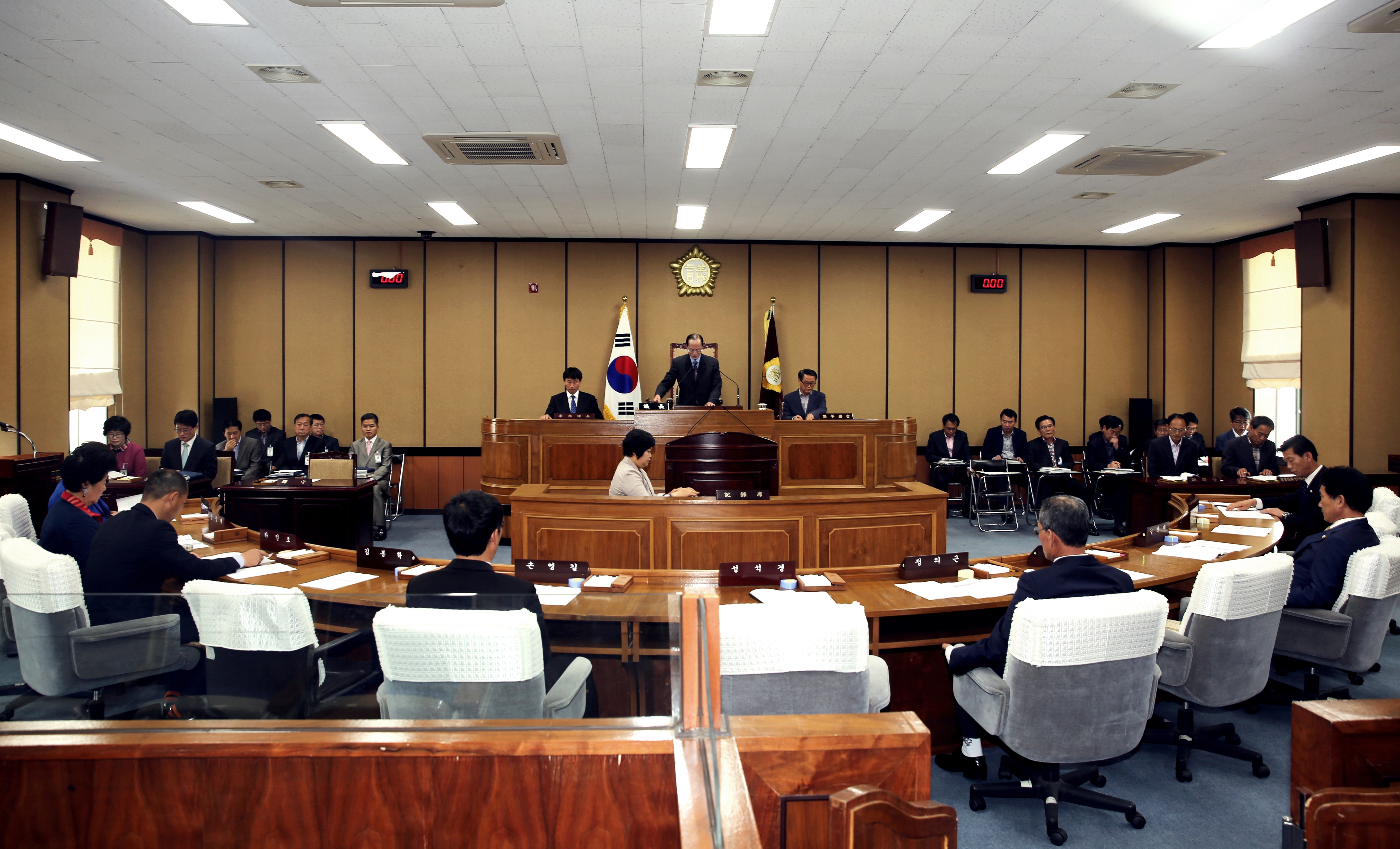 2015.04.23. 제234회 하동군의회 임시회 제2차 본회의 1