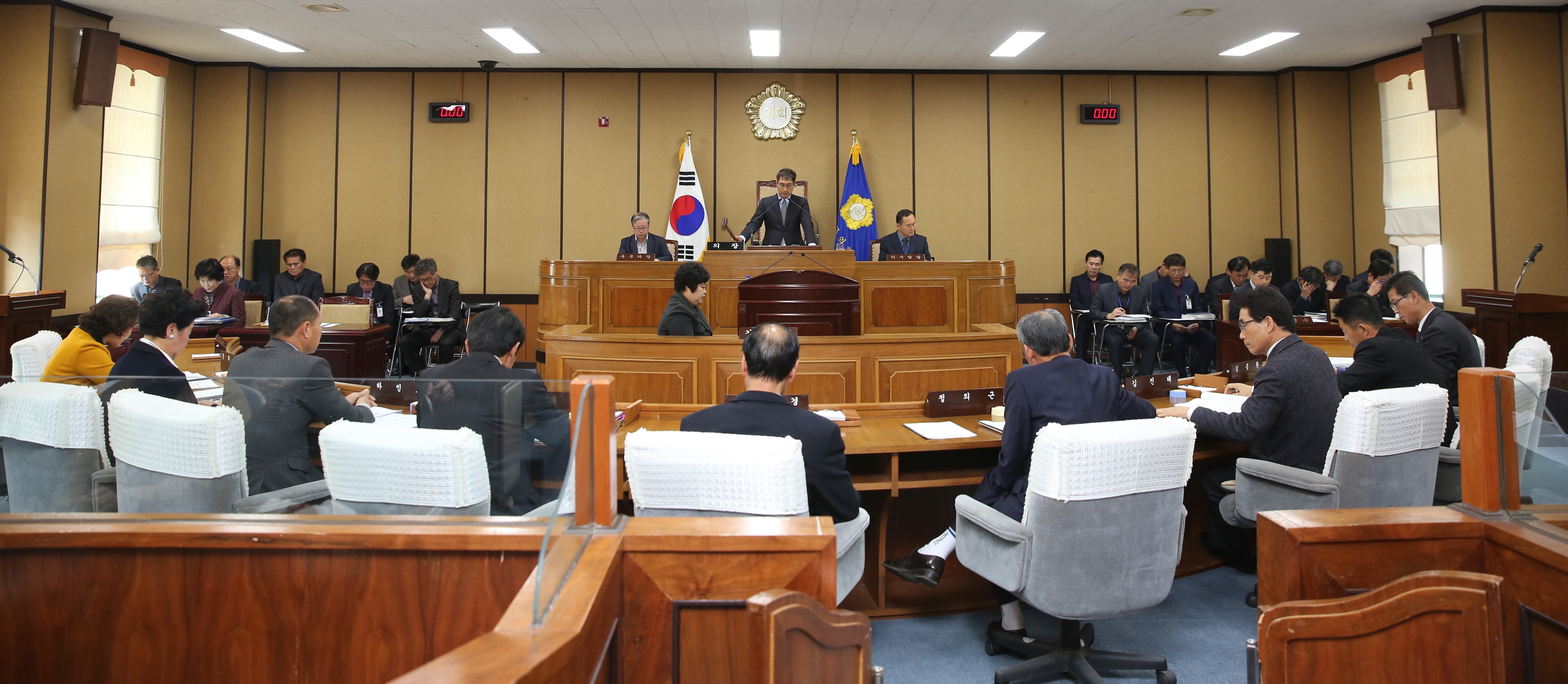 2016.11.25. 제250회 하동군의회 임시회 제2차 본회의 1