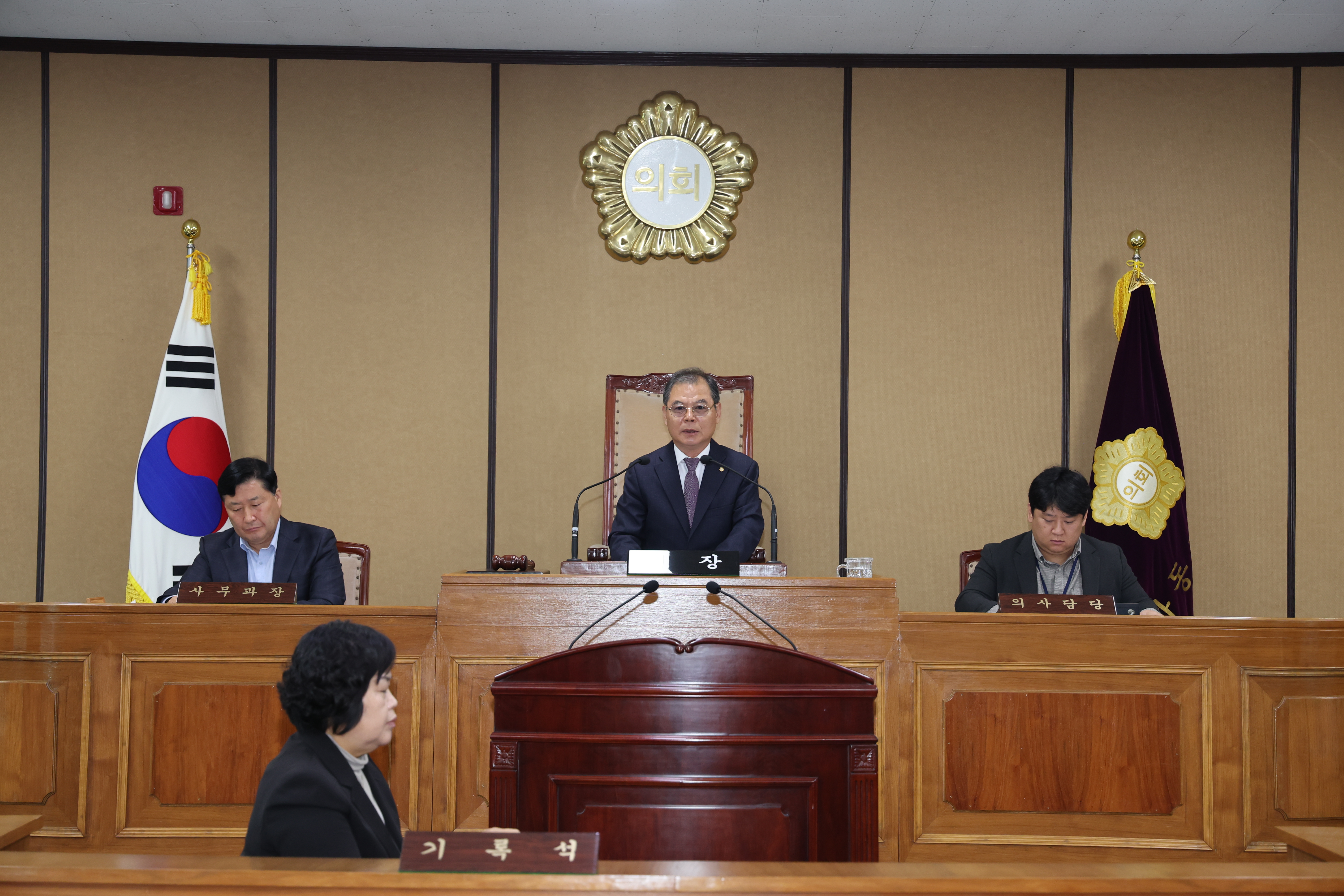2025.11.07. 제344회 하동군의회 임시회 제2차 본회의  1