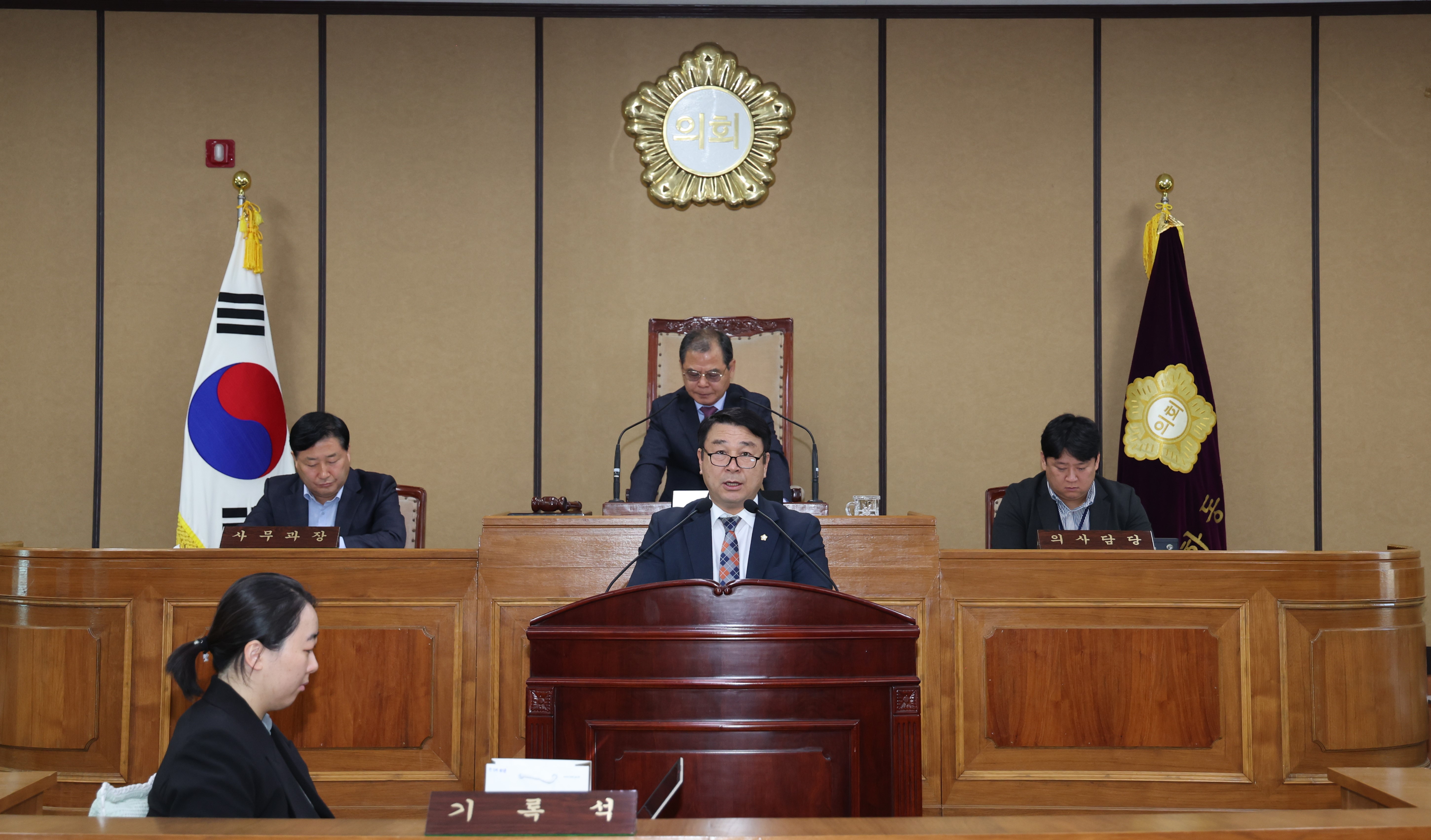 2025.11.21. 제345회 하동군의회 임시회 제2차 본회의 4