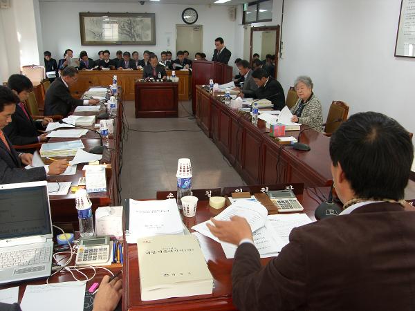 제218회 제2차정례회 예산결산특별위원회 장면