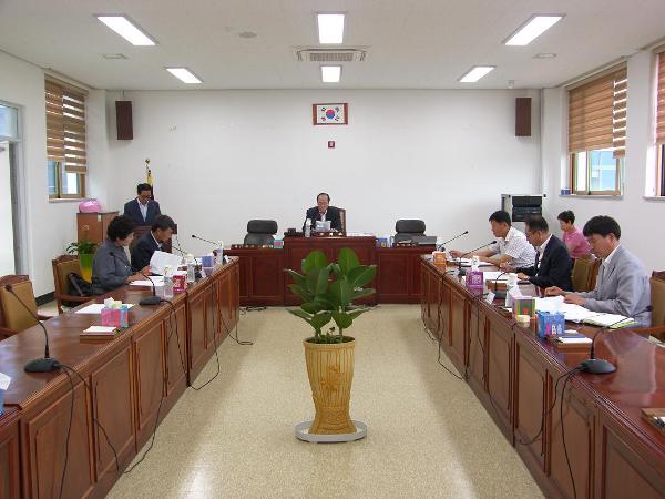 '14년 하동군의회 의원 공무국외여행 심사장면